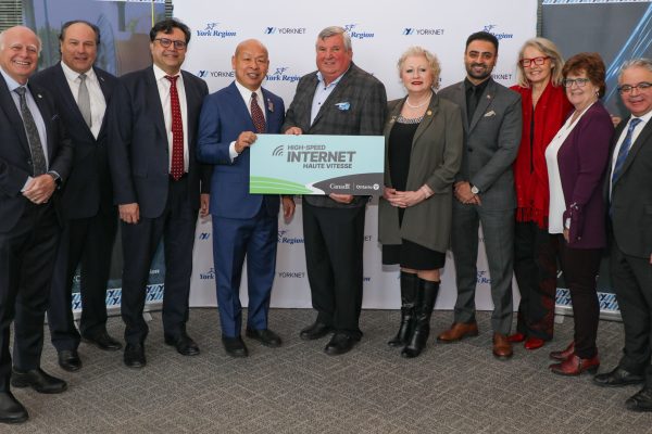 Federal, Provincial, and Regional Politicians at the announcement for broadband funding.